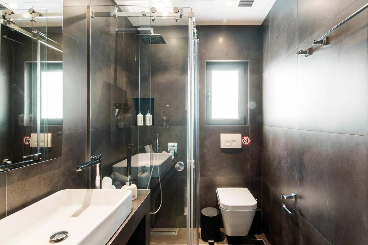 Ma Maison Nο 1, Penthouse, Acropolis And Lycabettus View, Ultra High Speed Internet 300 Mbps, 15' To Acropolis By Metro, 1' From Metro Station Атина Екстериор снимка