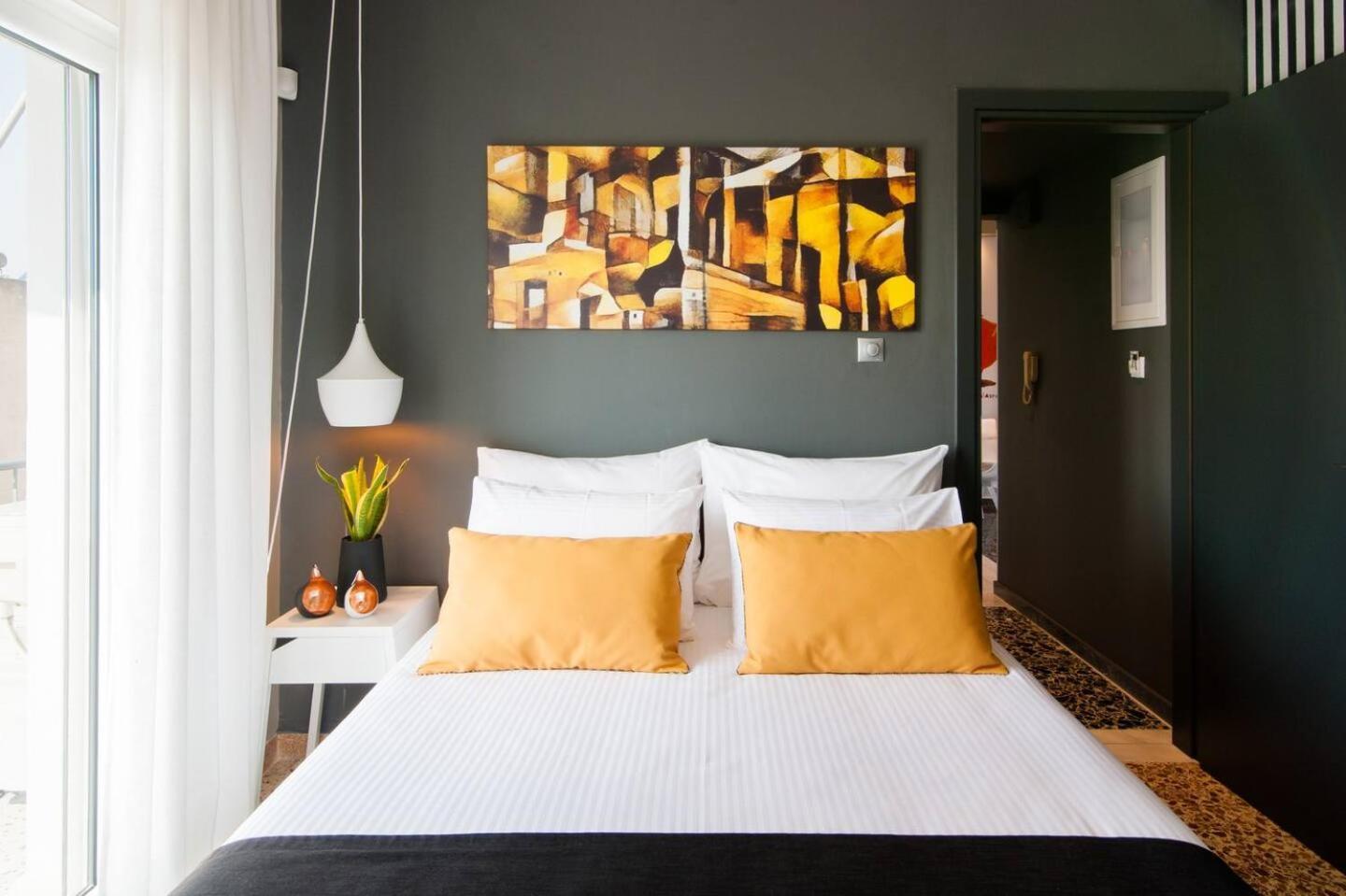 Ma Maison Nο 1, Penthouse, Acropolis And Lycabettus View, Ultra High Speed Internet 300 Mbps, 15' To Acropolis By Metro, 1' From Metro Station Атина Екстериор снимка