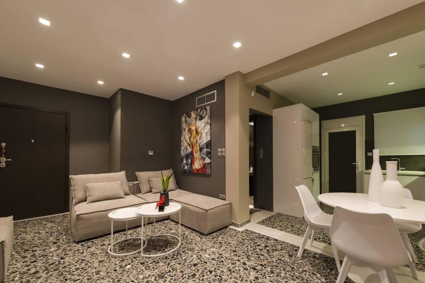 Ma Maison Nο 1, Penthouse, Acropolis And Lycabettus View, Ultra High Speed Internet 300 Mbps, 15' To Acropolis By Metro, 1' From Metro Station Атина Екстериор снимка