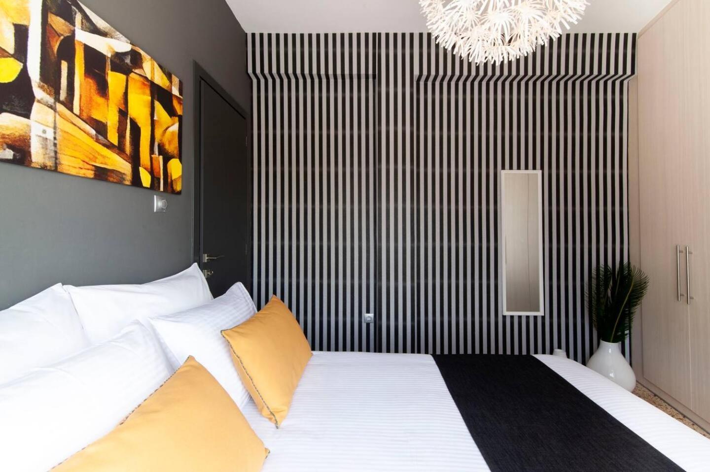 Ma Maison Nο 1, Penthouse, Acropolis And Lycabettus View, Ultra High Speed Internet 300 Mbps, 15' To Acropolis By Metro, 1' From Metro Station Атина Екстериор снимка