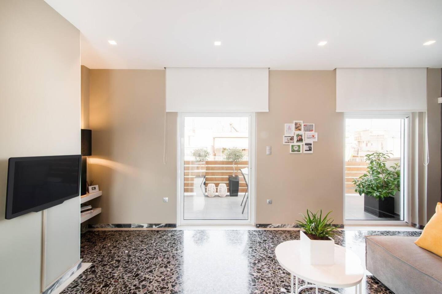 Ma Maison Nο 1, Penthouse, Acropolis And Lycabettus View, Ultra High Speed Internet 300 Mbps, 15' To Acropolis By Metro, 1' From Metro Station Атина Екстериор снимка