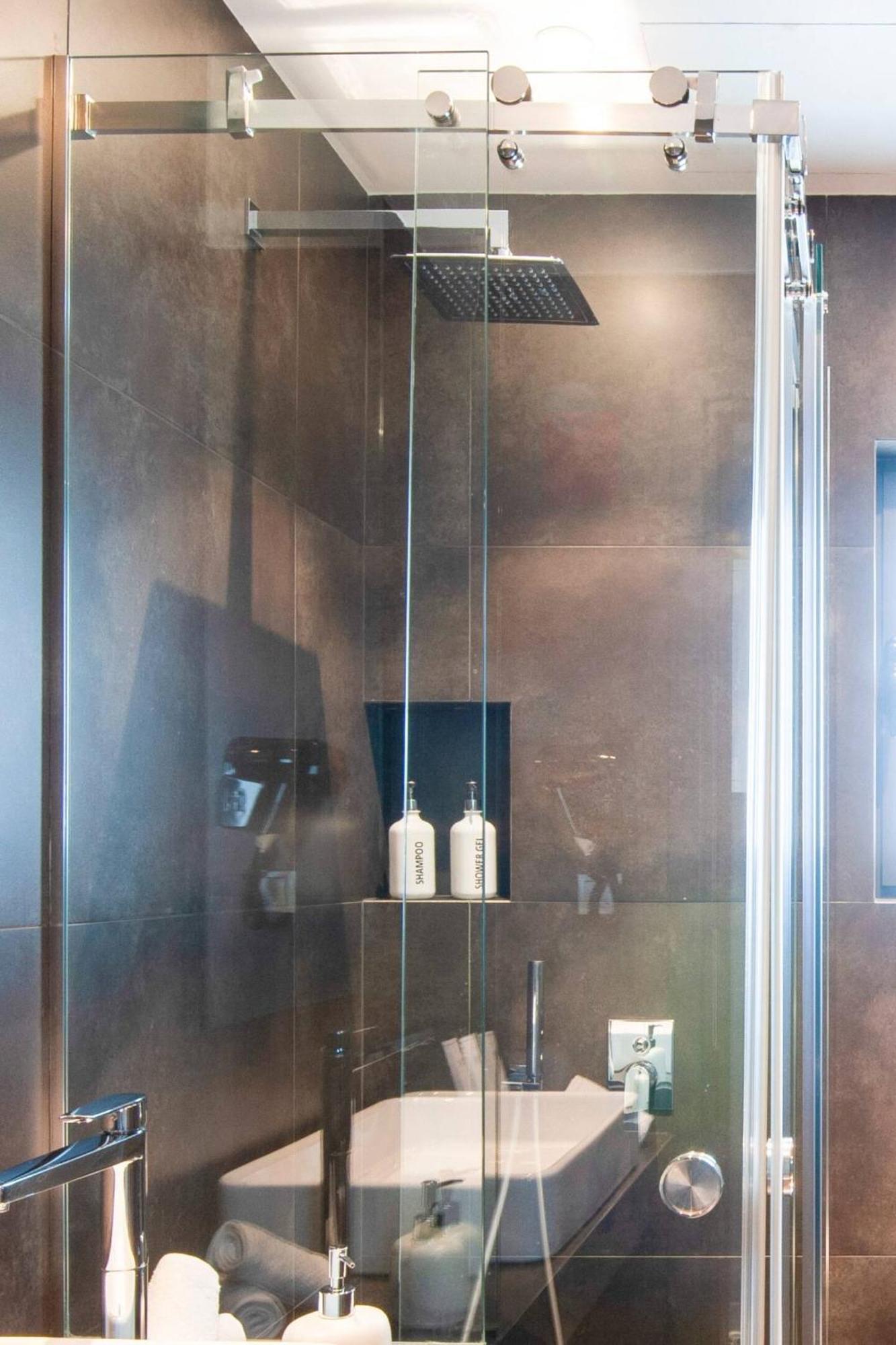 Ma Maison Nο 1, Penthouse, Acropolis And Lycabettus View, Ultra High Speed Internet 300 Mbps, 15' To Acropolis By Metro, 1' From Metro Station Атина Екстериор снимка